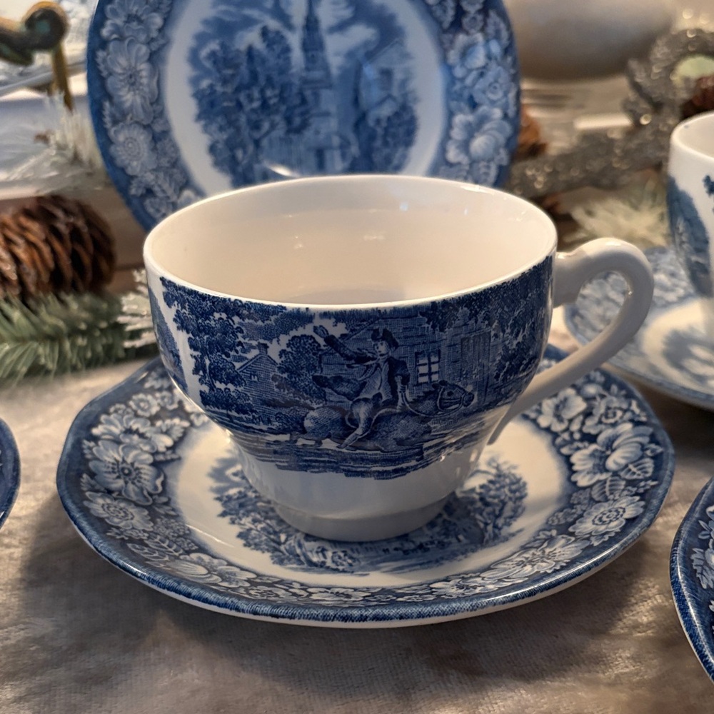 Liberty Blue and White Tea Set Made in England - Picture 5 of 9
